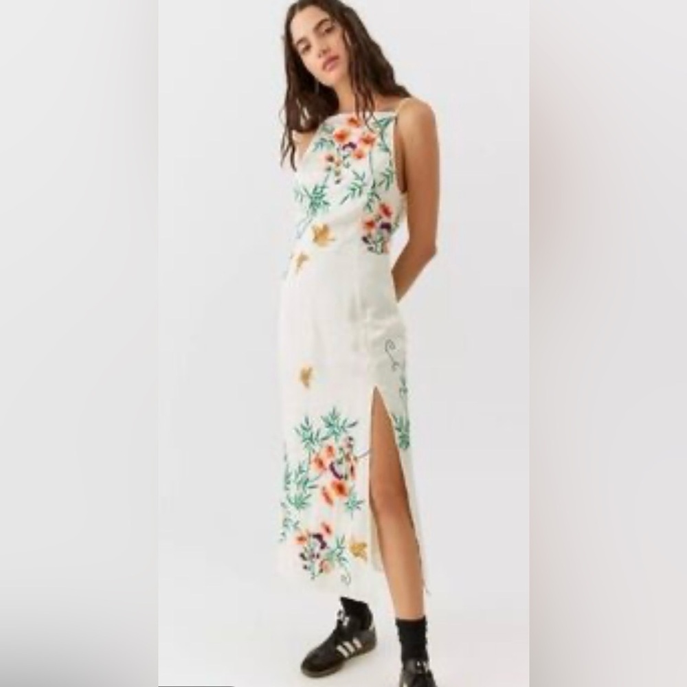 Urban Outfitters Floral Embroidered Midi Dress Ivory Side Slit Boho Indie Medium - Picture 2 of 12
